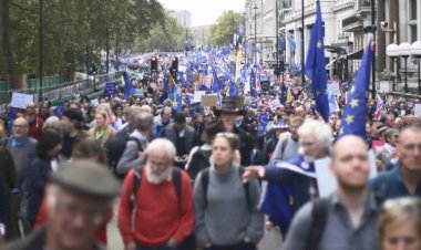 AB'dekilerin yüzde 40'ı Birlik'teki demokrasiden memnun değil