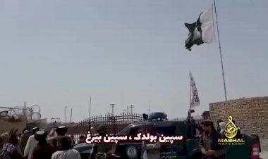 Taliban, Pakistan sınırındaki önemli geçiş noktası olan Spin Boldak'ı ele geçirdiğini duyurdu