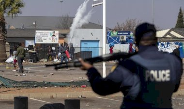 Güney Afrika'da mühimmat deposundan 1,5 milyon mermi yağmalandı