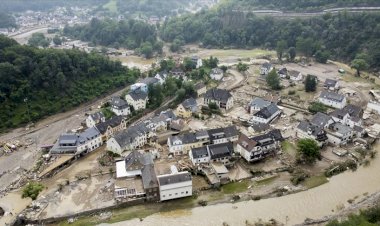 Almanya'da sel felaketinde zarar gören bölgelerden Merkel'e 'yardım' çağrısı