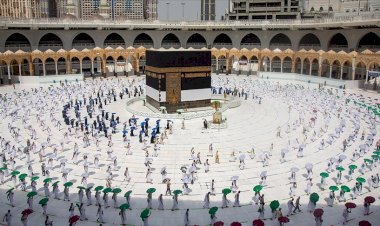 Suudi Arabistan, 10 Ağustos'ta başlayacak Umre ziyaretleri için Kovid-19 aşısı olma şartı getirdi