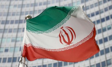 İran televizyonu: İşgalci İsrail'in gemisine saldırı Tel Aviv'in Suriye'de geçen hafta düzenlediği saldırıya karşılık yapıldı