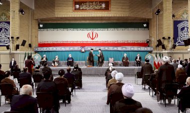 İran'ın yeni Cumhurbaşkanı Reisi mazbatasını aldı