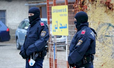 Avusturya mahkemesinden, 'terör bahanesiyle' Müslümanlara yapılan polis baskınları yasalara aykırı kararı