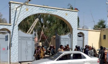 Afganistan'da Taliban ilk kez bir vilayet merkezini ele geçirdi