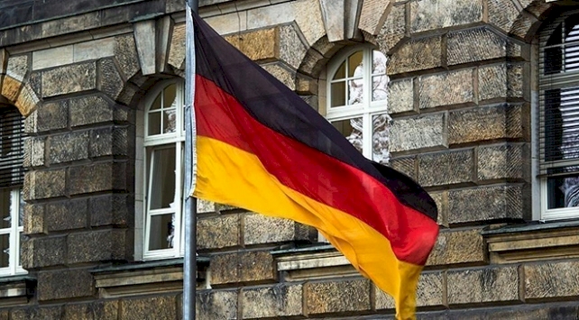 Alman istihbaratının yurt dışı dinlemeleri anayasaya aykırı bulundu