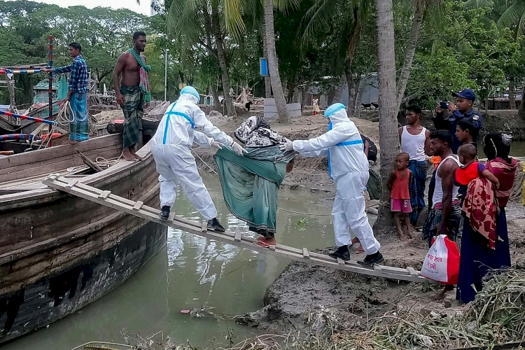 Hindistan ve Bangladeş fırtına öncesi milyonlarca kişinin tahliyesine başladı