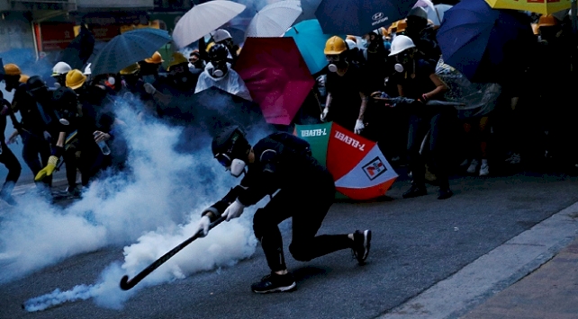Hong Kong'da protestolar yeniden başladı