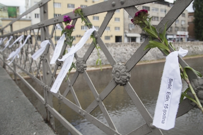 Bosna'daki savaşın sivil kurbanları, Beyaz Kurdele Günü'nde anıldı