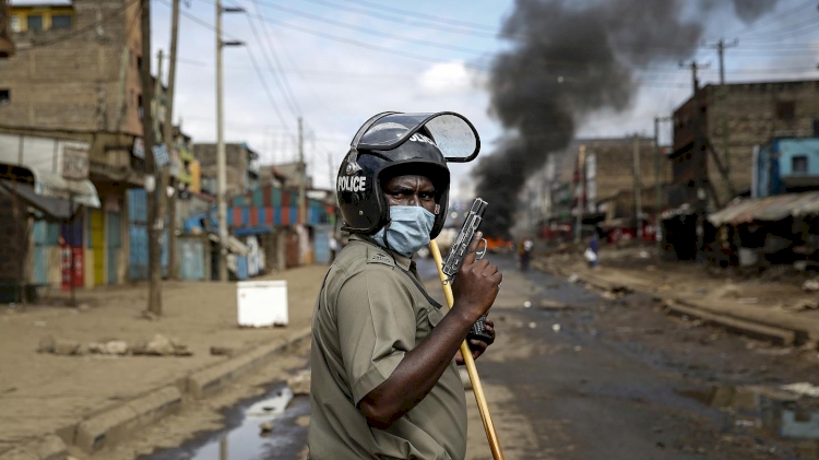 Kenya'da sokağa çıkma yasağına uymayan kişiler öldürüldü
