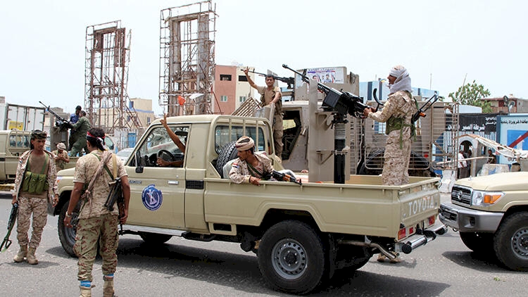Yemen'de Merkez Bankası'na giden 7 konteyner paraya el konuldu