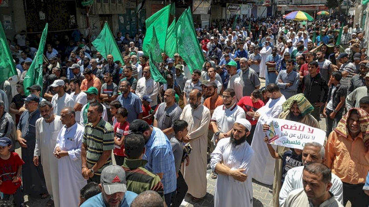 Siyonist İsrail'in 'ilhak' planı Gazze'de binlerce kişinin katıldığı yürüyüşle protesto edildi