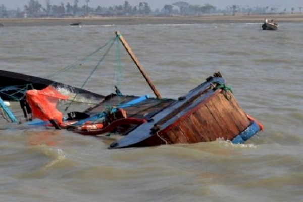 Nijerya'da tekne battı: 21 ölü