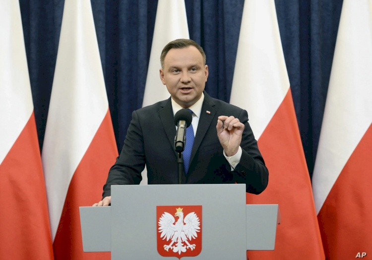 Polonya Cumhurbaşkanı Duda: Eşcinsellerin evlat edinmesini yasaklıyoruz