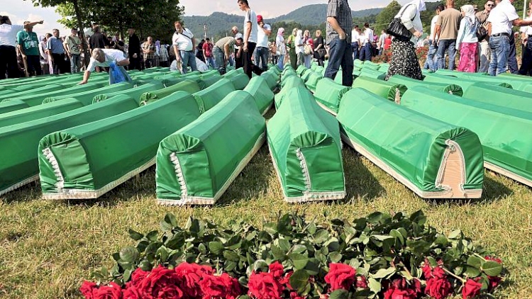 'Srebrenitsa soykırımı Avrupa'nın kanayan yarası'