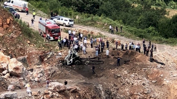 Sakarya'da havai fişek taşıyan kamyonda patlama: 3 asker hayatını kaybetti