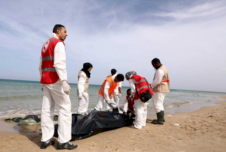 Mısır'da bir çocuğu kurtarmak isteyen 11 kişi boğuldu
