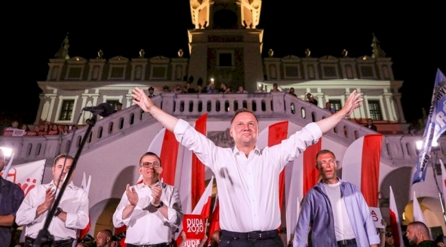 Polonya’da seçimi Duda kazandı