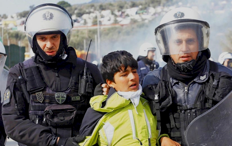 Yunanistan sığınmacıları zorla geri gönderiyor