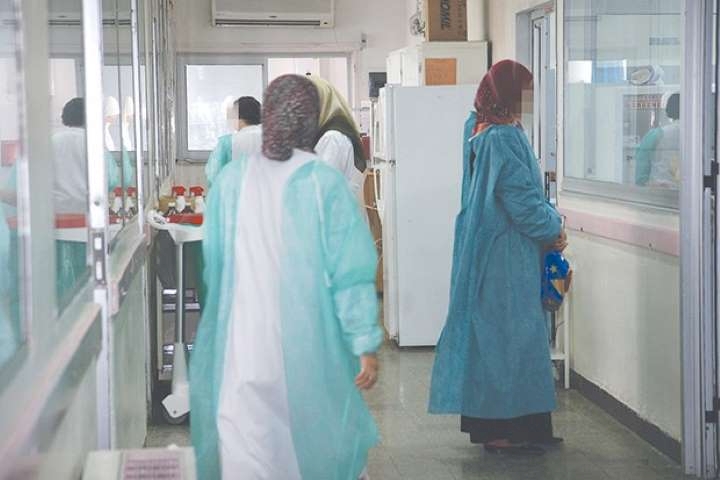 Cezayir'de 2 bin 300 sağlık çalışanı enfekte oldu