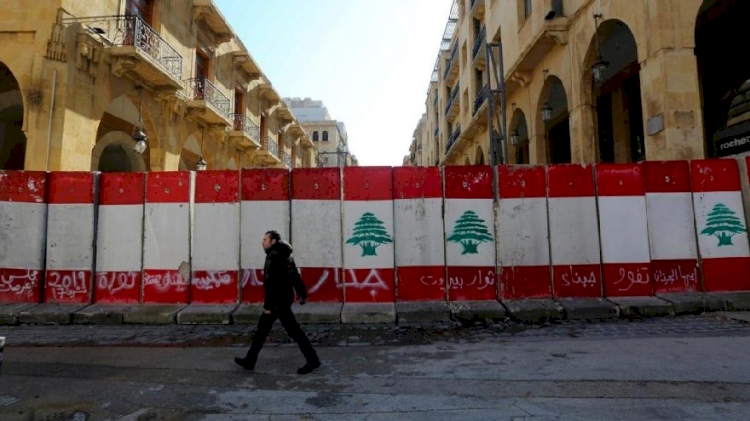 Arap ülkeleri ABD'nin korkusundan ekonomik krizin eşiğindeki Lübnan'ı yalnız bıraktı