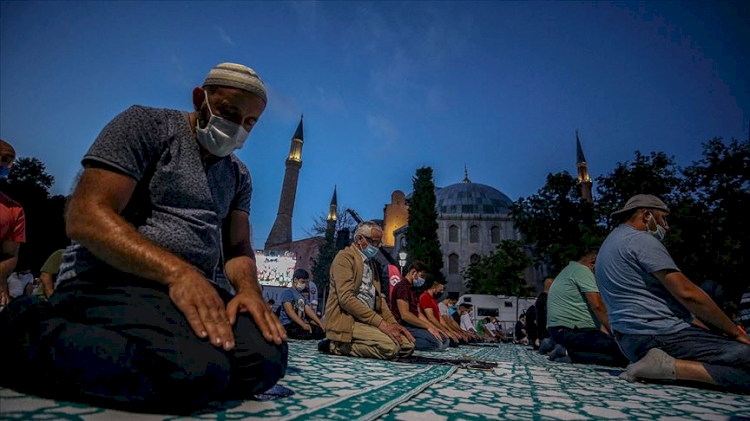 İran'daki İslami Uyanış Kurultayı: Ayasofya-i Kebir Cami-i Şerifi takdir edilecek bir adım