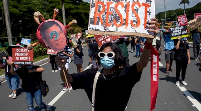 Filipinler'de terörle mücadele yasası protesto edildi