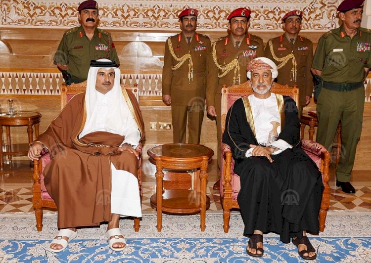 Umman Sultanı ile Katar Emiri ikili ilişkileri güçlendirmeyi görüştü