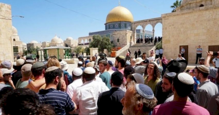 Kudüs’te gergin saatler: Yaklaşık 1000 Yahudi Mescidi Aksa’ya baskın düzenledi