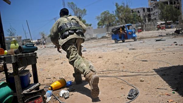 Somali'de Eş-Şebab, askeri üsse saldırdı
