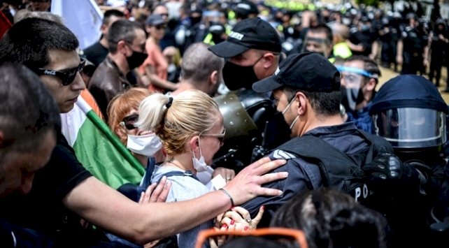Bulgaristan'da hükümet karşıtı protestolar sürüyor