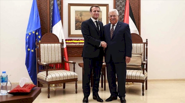 Macron Filistin Devlet Başkanı Abbas'ı Paris'e davet etti