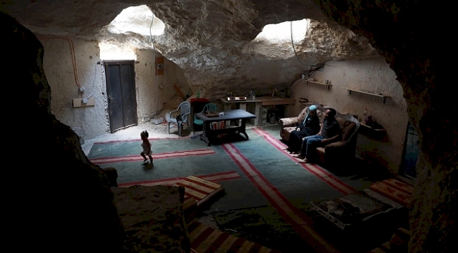 Teröre rejimi zulümde sınır tanımıyor: Filistinlilerin sığındıkları mağaraları da yıkıyor