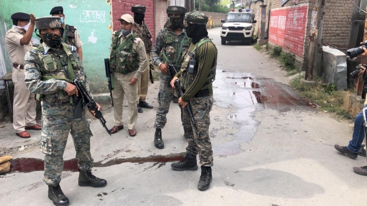Cammu Keşmir'de çatışma: 3 direnişçi şehid oldu