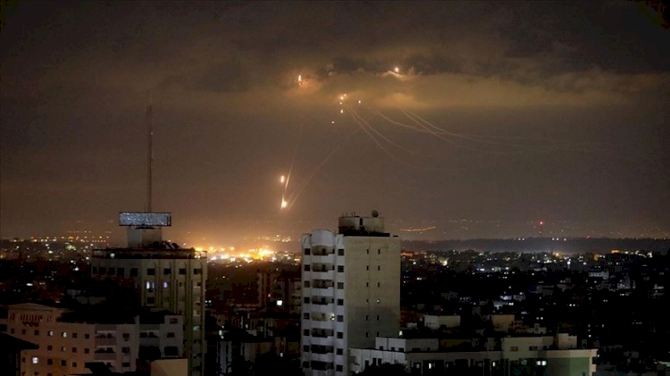 İşgalc iİsrail yine Gazze'ye saldırdı