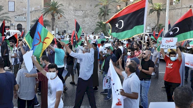 Trablus'ta, ağırlaşan yaşam şartları ve Hafter'in petrol blokajı protesto edildi