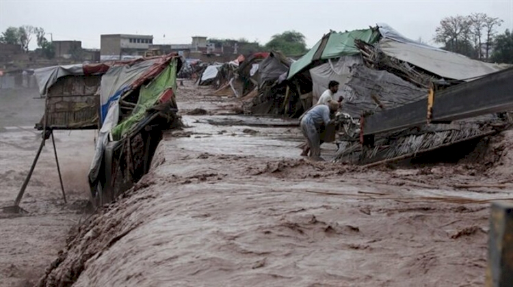 Pakistan'daki sel felaketinde 63 kişi öldü