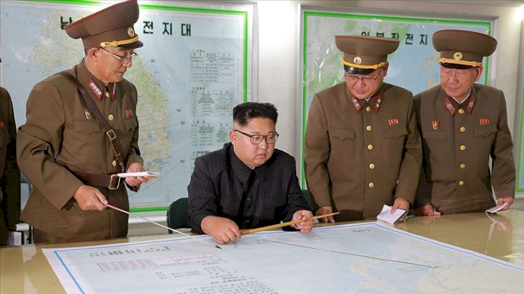 Kim Jong-Un ortaya çıktı: Yaklaşanı vurun