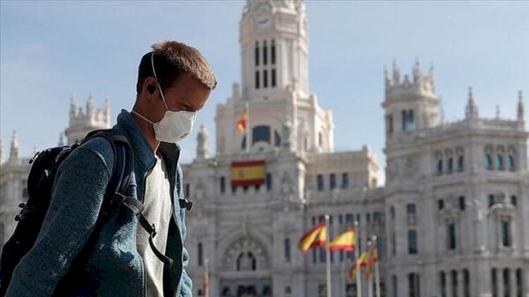 İspanya'da vaka sayısı son 24 saatte 8 bin 581 arttı