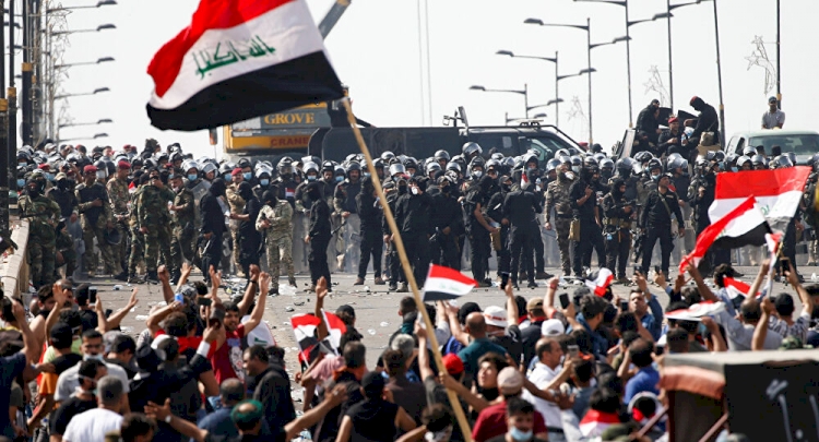 Irak'taki protestolarla ilgili eski bakanlar ifadeye çağrıldı