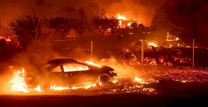 ABD'nin batısı 3 haftadır yanıyor: 33 ölü