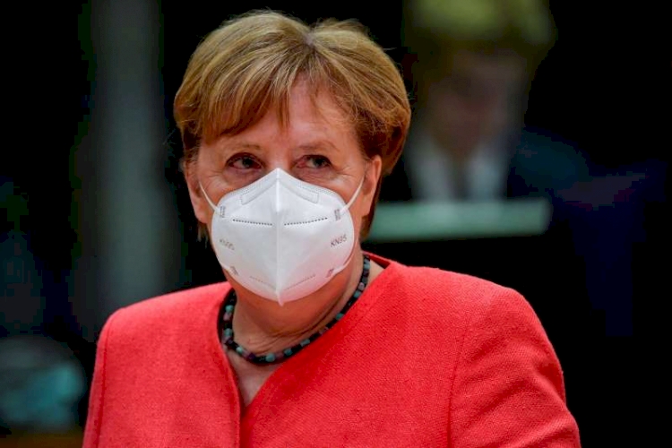 Merkel Kovid-19 vakalarındaki artıştan endişeli