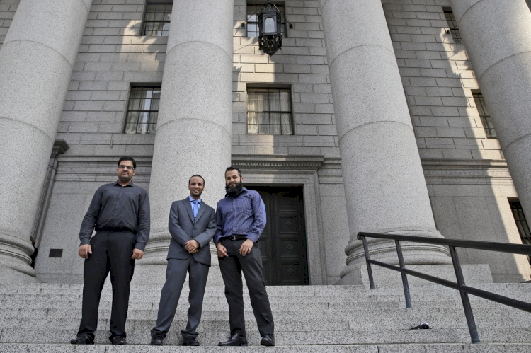 FBI muhbirliğini reddeden üç Müslüman, Yüksek Mahkeme'ye başlarına gelenleri anlattı
