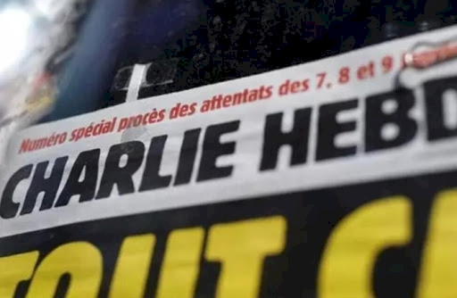 Charlie Hebdo karikatürünü sınıfta gösterdi, açığa alındı