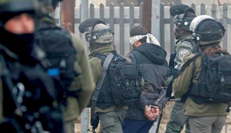 İşgalci İsrail güçleri Batı Şeria ile Doğu Kudüs’te 15 Filistinliyi gözaltına aldı