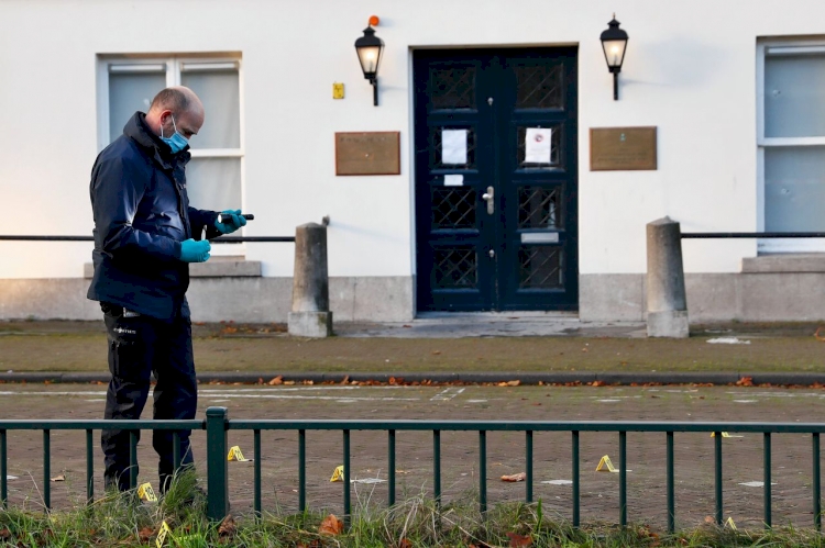 Hollanda'da Suudi Arabistan'ın Lahey Büyükelçiliğine silahlı saldırı