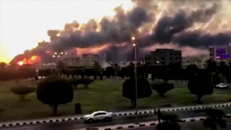 Suudi Arabistan: Cidde'deki petrol deposu yangınının sebebi roketli saldırı