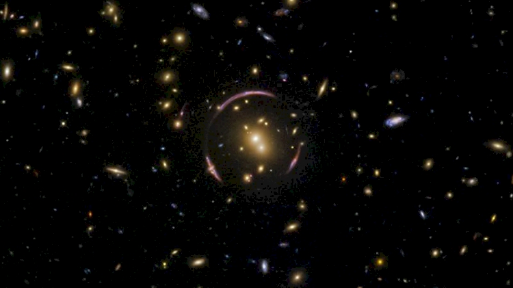 Hubble Uzay Teleskobu Einstein halkasını görüntüledi