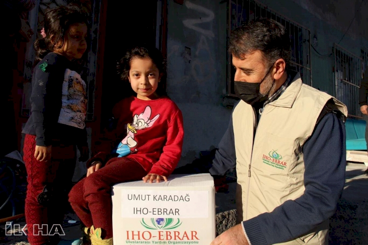IHO-EBRAR İstanbul'da çok sayıda aileye gıda kolisi ulaştırdı
