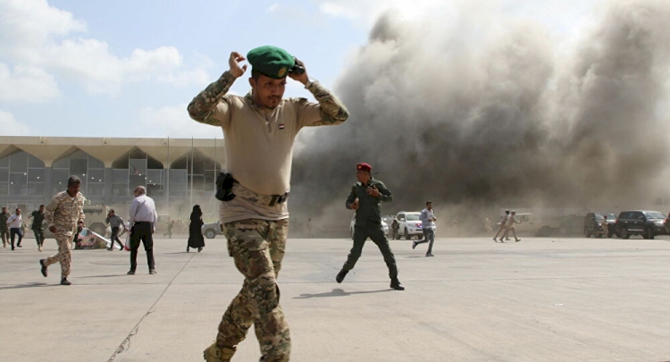 Husiler, Aden Havaalanı'ndaki patlamalardan koalisyon güçlerini sorumlu tuttu